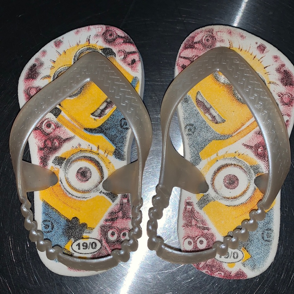 🌻🌻🌻 BOG2 SALE ITEM! Minion Baby Sandals